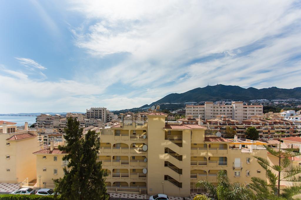 דירות בנאלמדנה Apartamento Playaquebrada מראה חיצוני תמונה