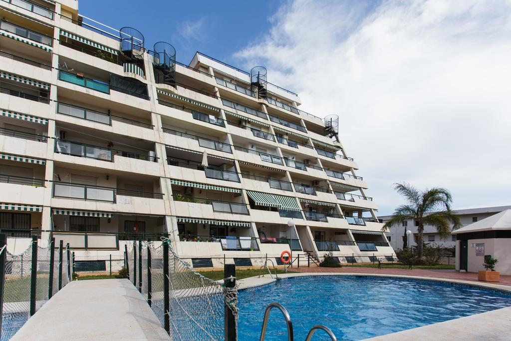 דירות בנאלמדנה Apartamento Playaquebrada מראה חיצוני תמונה