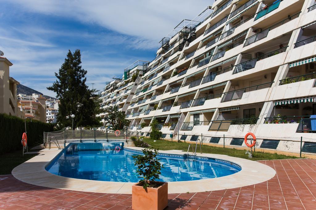 דירות בנאלמדנה Apartamento Playaquebrada מראה חיצוני תמונה